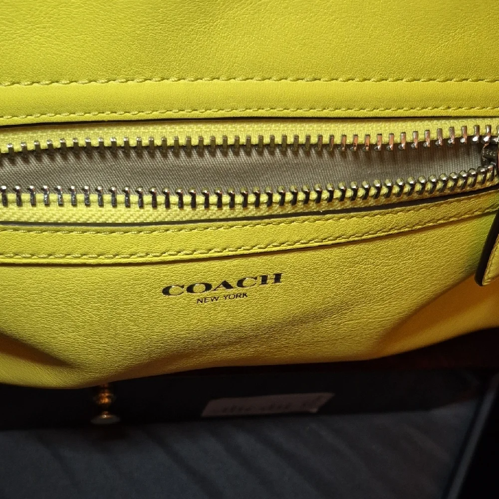 Coach Legacy Glove Tanned Leather Croasbody - Picture 7 of 12